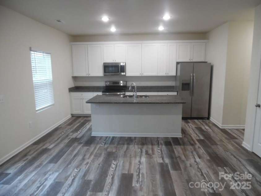 586 30th Avenue Circle, Hickory, NC 28601.  MLS# CAR4225668, YatesRealty ID 1324. Kitchen