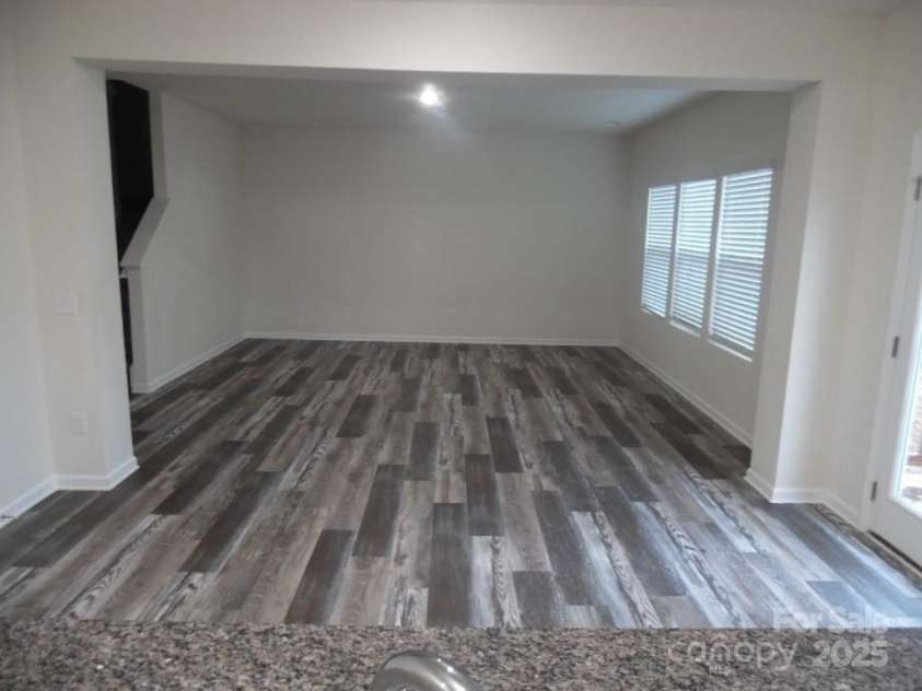 586 30th Avenue Circle, Hickory, NC 28601.  MLS# CAR4225668, YatesRealty ID 1324. Living Room Pic #2