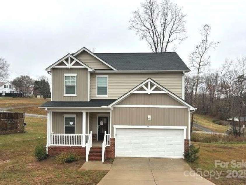 586 30th Avenue Circle, Hickory, NC 28601.  MLS# CAR4328524, YatesRealty ID 1324. 