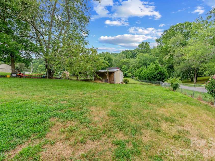 18 Briar Fork Way, Fletcher, NC 28732.  MLS# CAR4322791, YatesRealty ID 13240. 