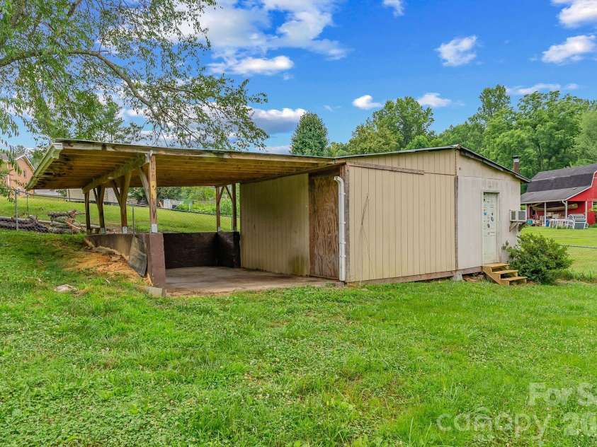 18 Briar Fork Way, Fletcher, NC 28732.  MLS# CAR4322791, YatesRealty ID 13240. 