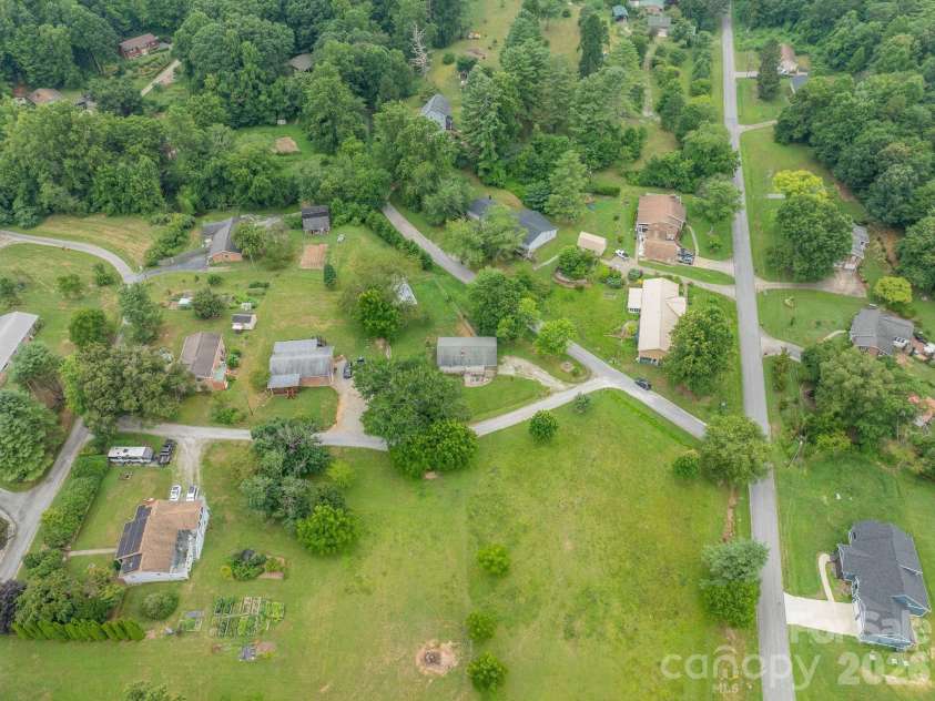 18 Briar Fork Way, Fletcher, NC 28732.  MLS# CAR4322791, YatesRealty ID 13240. 
