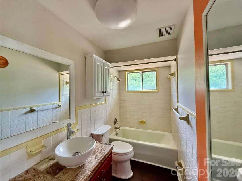 18 Briar Fork Way, Fletcher, NC 28732.  MLS# CAR4322791, YatesRealty ID 13240. 