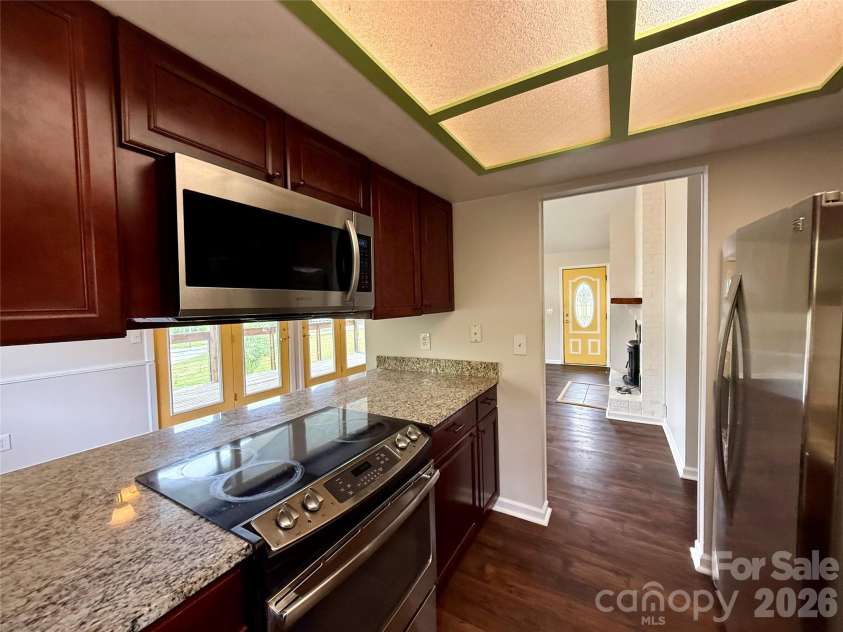 18 Briar Fork Way, Fletcher, NC 28732.  MLS# CAR4322791, YatesRealty ID 13240. 