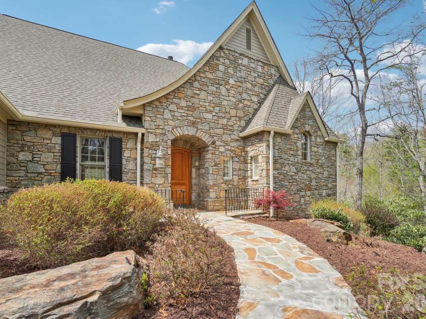 304 Pine Forest Trace, Hendersonville, NC 28739.  MLS# CAR4356124, YatesRealty ID 13241. 