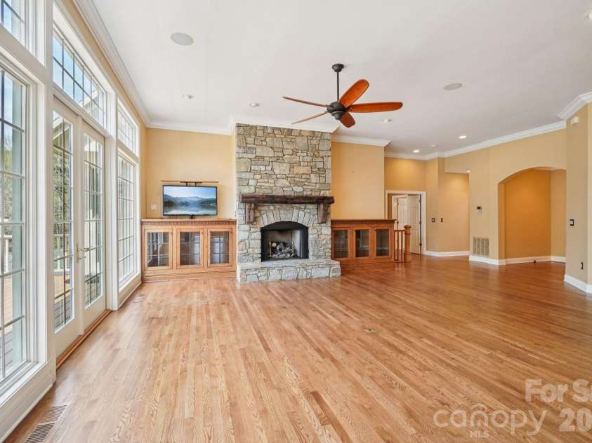 304 Pine Forest Trace, Hendersonville, NC 28739.  MLS# CAR4356124, YatesRealty ID 13241. 