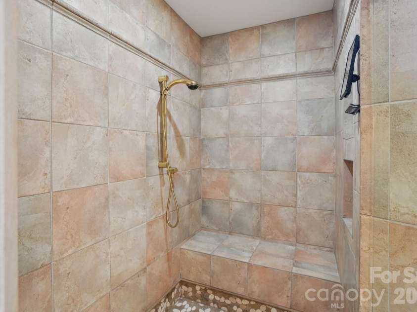304 Pine Forest Trace, Hendersonville, NC 28739.  MLS# CAR4356124, YatesRealty ID 13241. 