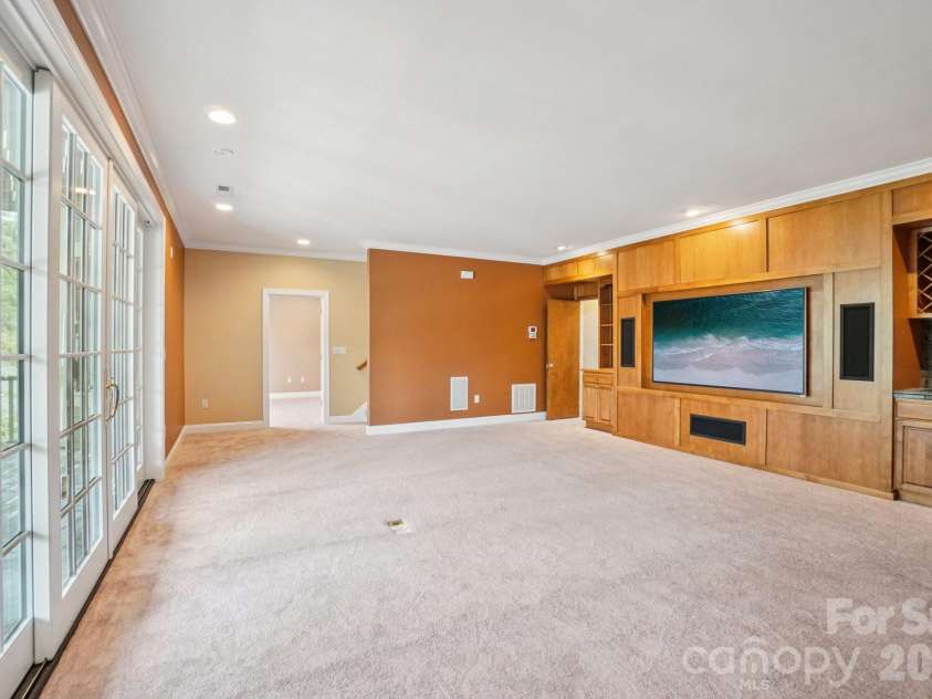 304 Pine Forest Trace, Hendersonville, NC 28739.  MLS# CAR4356124, YatesRealty ID 13241. 