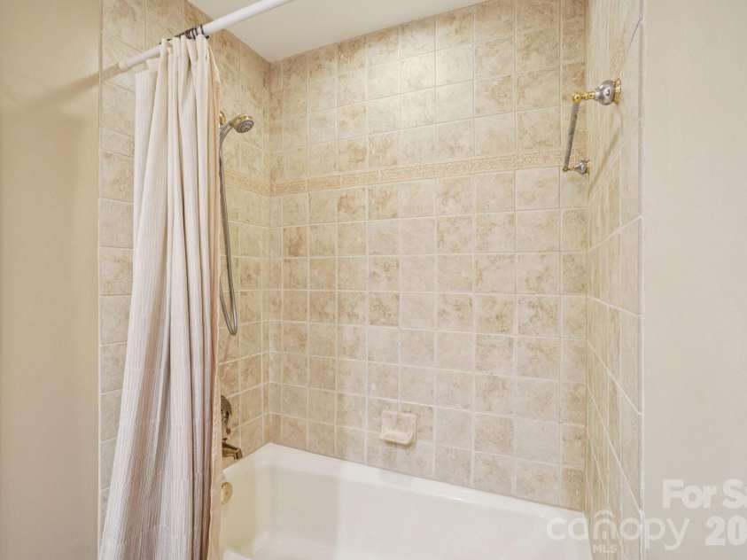 304 Pine Forest Trace, Hendersonville, NC 28739.  MLS# CAR4356124, YatesRealty ID 13241. 