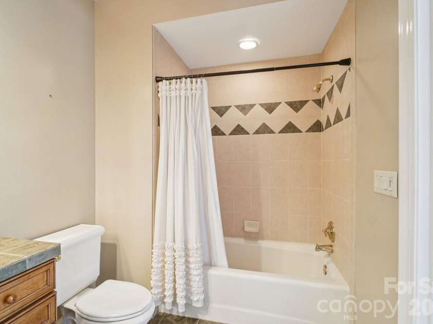 304 Pine Forest Trace, Hendersonville, NC 28739.  MLS# CAR4356124, YatesRealty ID 13241. 
