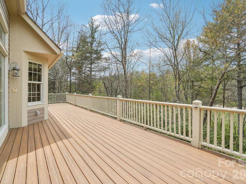 304 Pine Forest Trace, Hendersonville, NC 28739.  MLS# CAR4356124, YatesRealty ID 13241. 