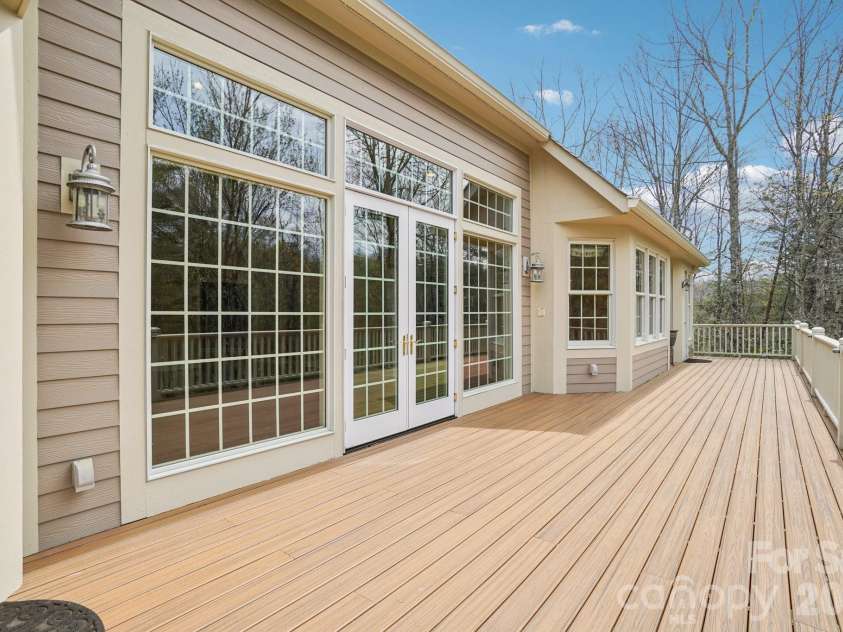 304 Pine Forest Trace, Hendersonville, NC 28739.  MLS# CAR4356124, YatesRealty ID 13241. 