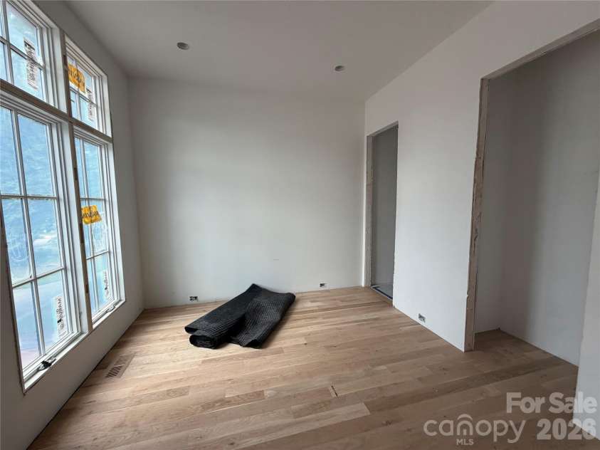 4127 Commonwealth Avenue, Charlotte, NC 28205.  MLS# CAR4325591, YatesRealty ID 13242. 