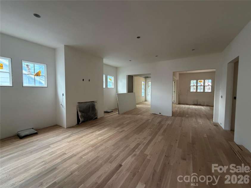 4127 Commonwealth Avenue, Charlotte, NC 28205.  MLS# CAR4325591, YatesRealty ID 13242. 