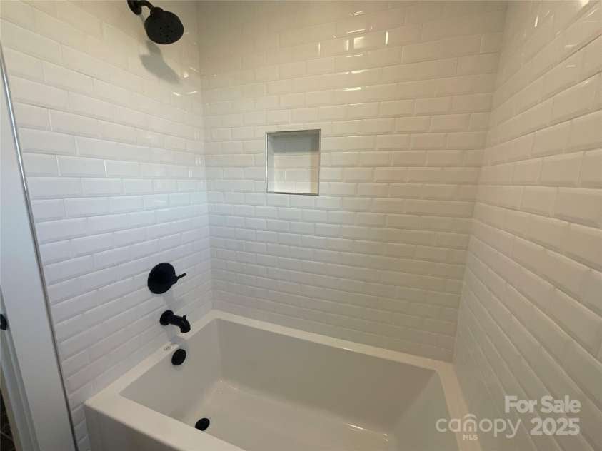 7362 Hemlock Court, Denver, NC 28037.  MLS# CAR4332535, YatesRealty ID 13243. Second Bathroom