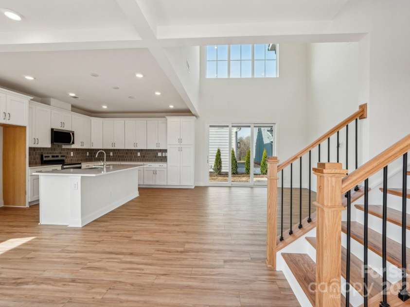 809 Terra Drive, Tega Cay, SC 29708.  MLS# CAR4195842, YatesRealty ID 13244. Entry to Kitchen/Great Room