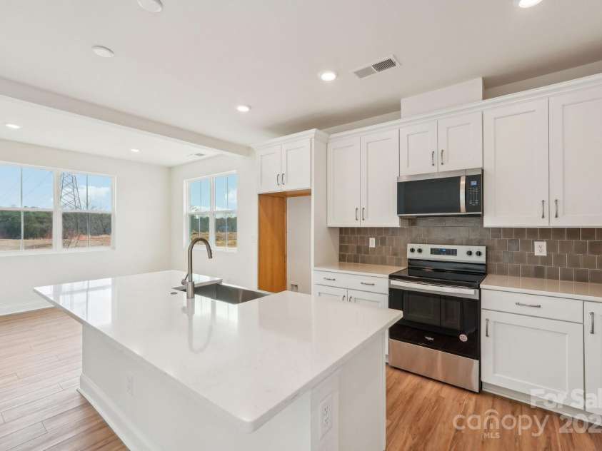 809 Terra Drive, Tega Cay, SC 29708.  MLS# CAR4195842, YatesRealty ID 13244. Kitchen