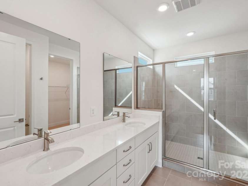 809 Terra Drive, Tega Cay, SC 29708.  MLS# CAR4195842, YatesRealty ID 13244. Primary Bathroom