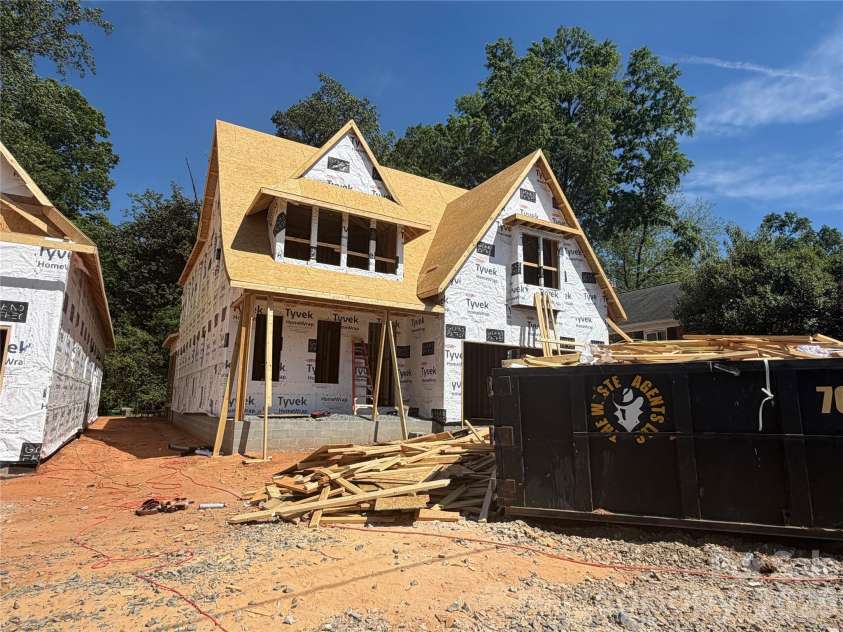 4201 Commonwealth Avenue, Charlotte, NC 28205.  MLS# CAR4325562, YatesRealty ID 13245. 