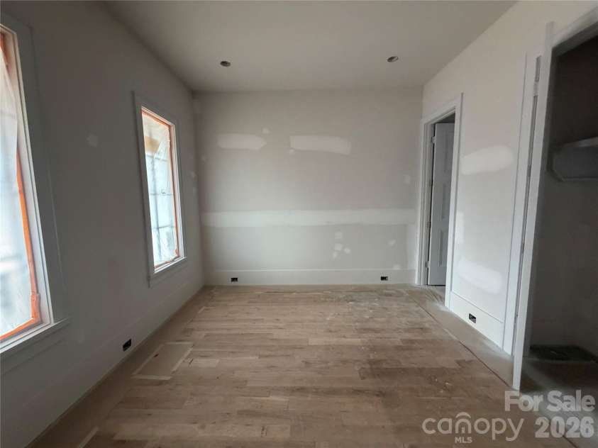 4201 Commonwealth Avenue, Charlotte, NC 28205.  MLS# CAR4325562, YatesRealty ID 13245. 