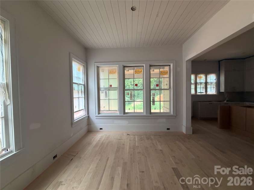 4201 Commonwealth Avenue, Charlotte, NC 28205.  MLS# CAR4325562, YatesRealty ID 13245. 