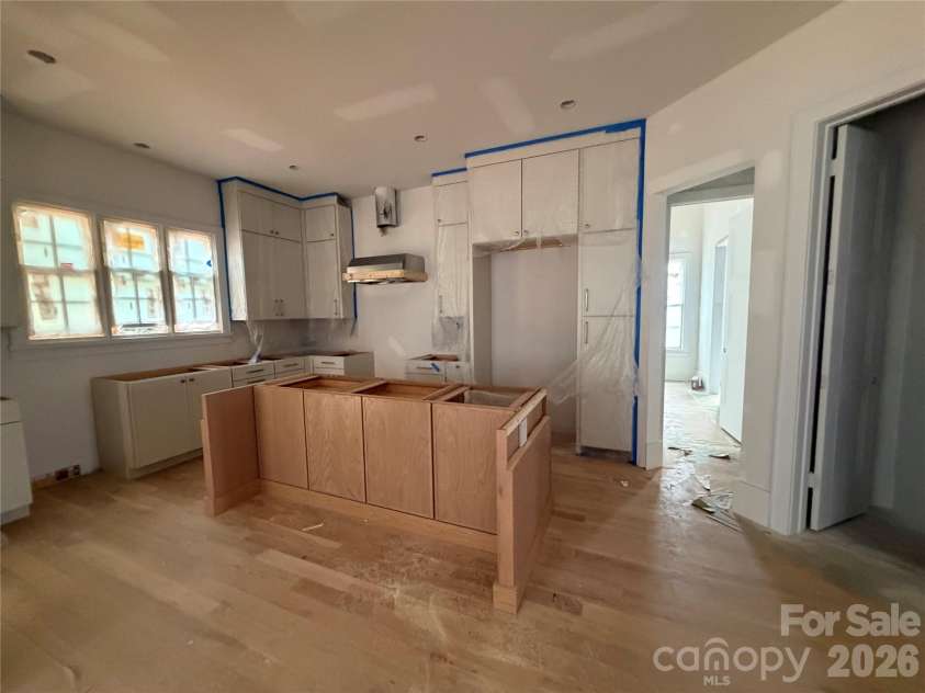 4201 Commonwealth Avenue, Charlotte, NC 28205.  MLS# CAR4325562, YatesRealty ID 13245. 