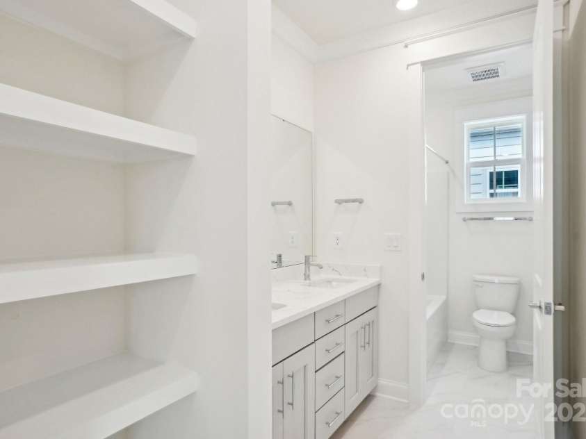 821 Terra Drive, Tega Cay, SC 29708.  MLS# CAR4195813, YatesRealty ID 13245. Primary Bath