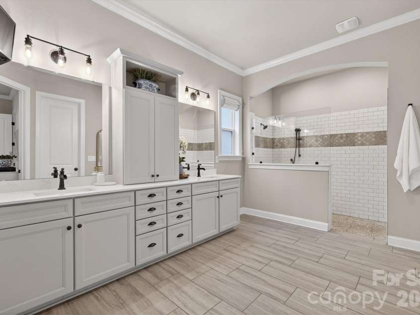 7712 Waverly Walk Avenue, Charlotte, NC 28277.  MLS# CAR4356681, YatesRealty ID 13246. 