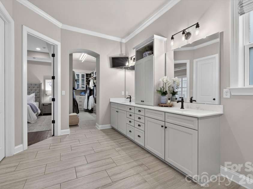 7712 Waverly Walk Avenue, Charlotte, NC 28277.  MLS# CAR4356681, YatesRealty ID 13246. 