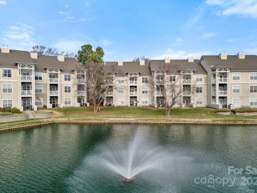 18742 Nautical Drive, Cornelius, NC 28031.  MLS# CAR4328729, YatesRealty ID 13247. Live like you are on vacation!