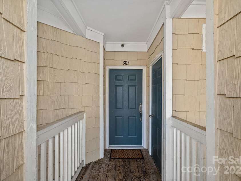 18742 Nautical Drive, Cornelius, NC 28031.  MLS# CAR4328729, YatesRealty ID 13247. Welcome to 305! 