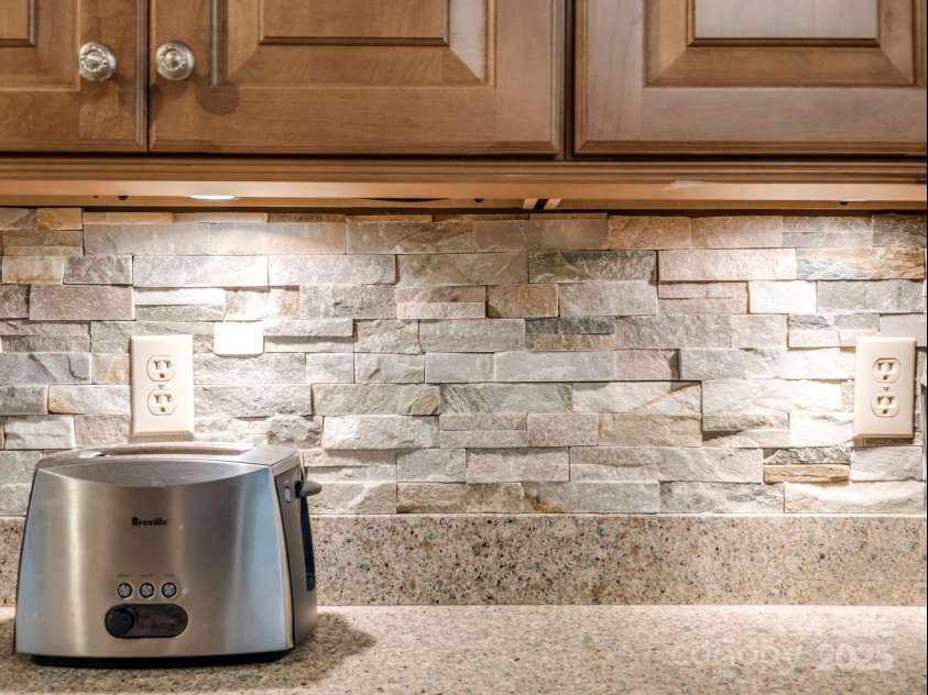 193 Downing Place, Lake Lure, NC 28746.  MLS# CAR4280208, YatesRealty ID 13248. 