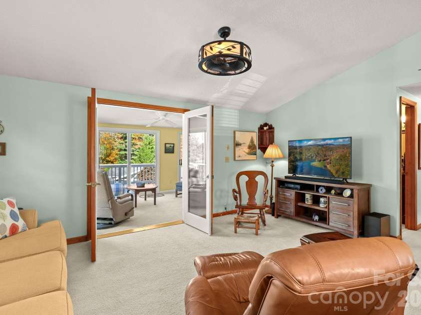 228 Snowshoe Loop, Newland, NC 28657.  MLS# CAR4311800, YatesRealty ID 13248. 