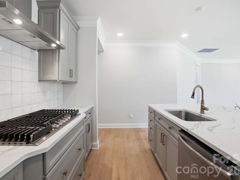 2038 Mantle Ridge Drive, Indian Trail, NC 28079.  MLS# CAR4368327, YatesRealty ID 13249. Kitchen