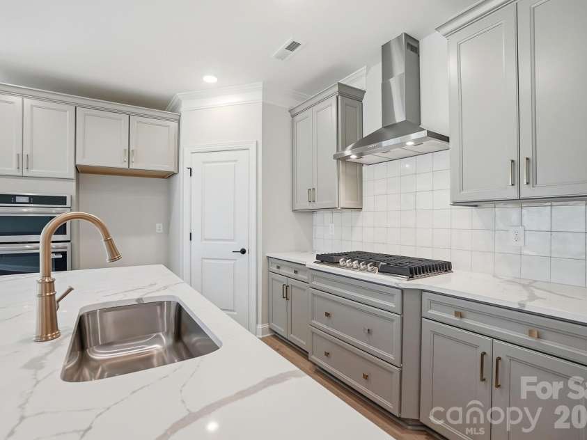 2038 Mantle Ridge Drive, Indian Trail, NC 28079.  MLS# CAR4368327, YatesRealty ID 13249. Kitchen