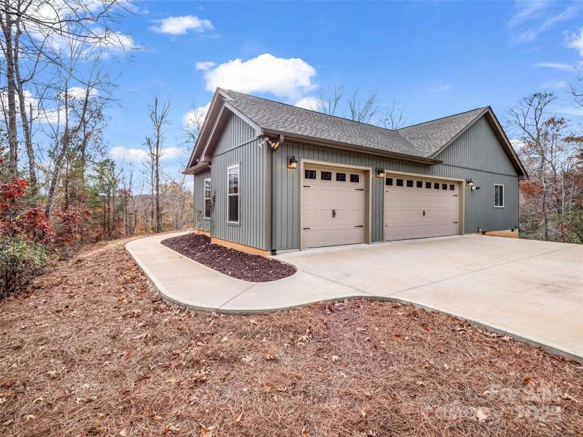 140 Cove Crest Drive, Rutherfordton, NC 28139.  MLS# CAR4321200, YatesRealty ID 1325. 