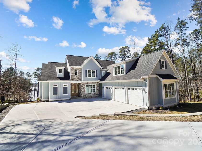 154 Fox Hunt Drive, Mooresville, NC 28117.  MLS# CAR4278407, YatesRealty ID 1325. 
