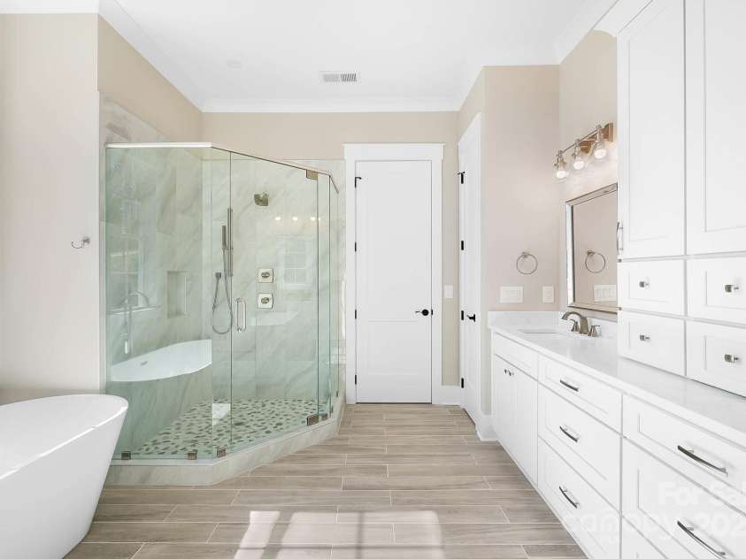 154 Fox Hunt Drive, Mooresville, NC 28117.  MLS# CAR4278407, YatesRealty ID 1325. 