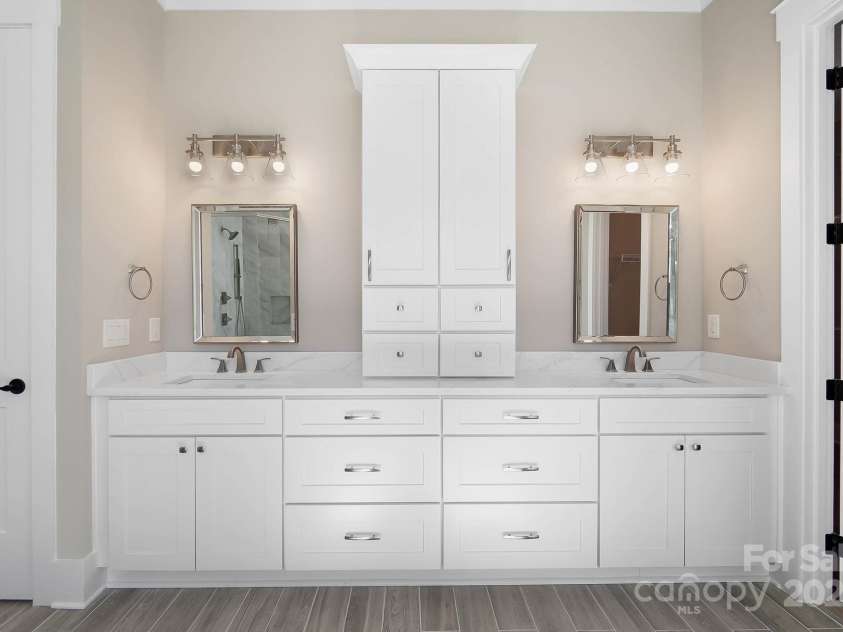 154 Fox Hunt Drive, Mooresville, NC 28117.  MLS# CAR4278407, YatesRealty ID 1325. 