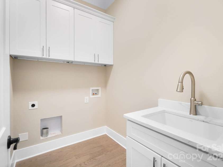 154 Fox Hunt Drive, Mooresville, NC 28117.  MLS# CAR4278407, YatesRealty ID 1325. 