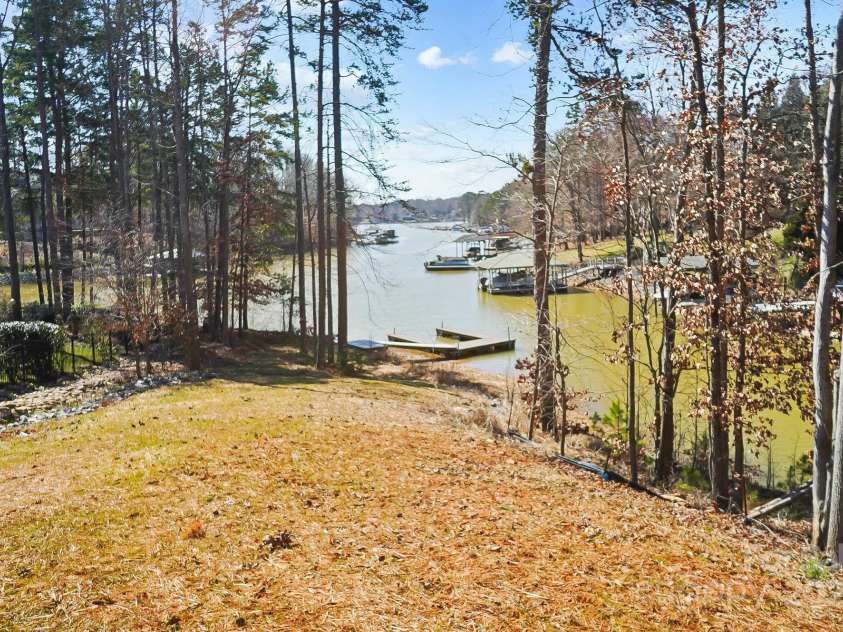 154 Fox Hunt Drive, Mooresville, NC 28117.  MLS# CAR4278407, YatesRealty ID 1325. 