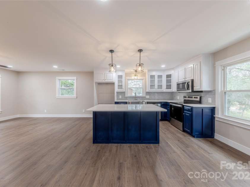 1114 University Drive, Lancaster, SC 29720.  MLS# CAR4231906, YatesRealty ID 13251. 