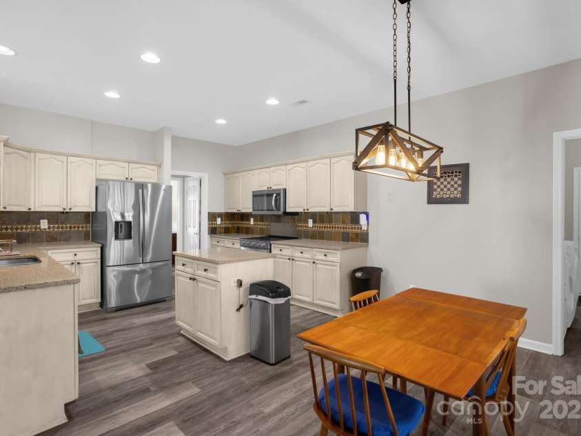 2010 Hollyhedge Lane, Indian Trail, NC 28079.  MLS# CAR4227208, YatesRealty ID 13253. 