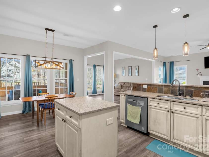 2010 Hollyhedge Lane, Indian Trail, NC 28079.  MLS# CAR4227208, YatesRealty ID 13253. 