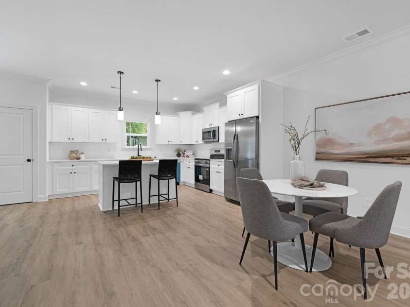 5549 Manning Road, Charlotte, NC 28269.  MLS# CAR4368072, YatesRealty ID 13253. Representation