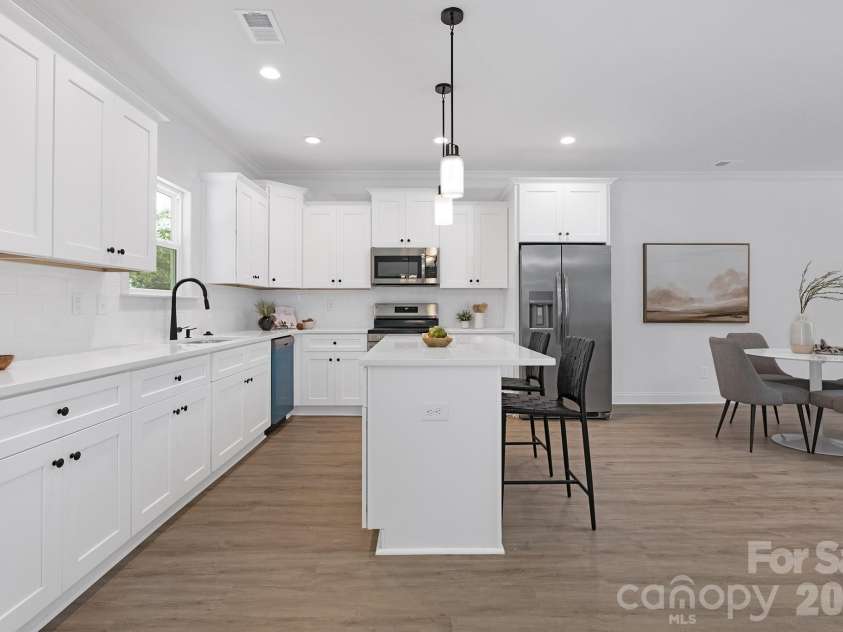 5549 Manning Road, Charlotte, NC 28269.  MLS# CAR4368072, YatesRealty ID 13253. Representation