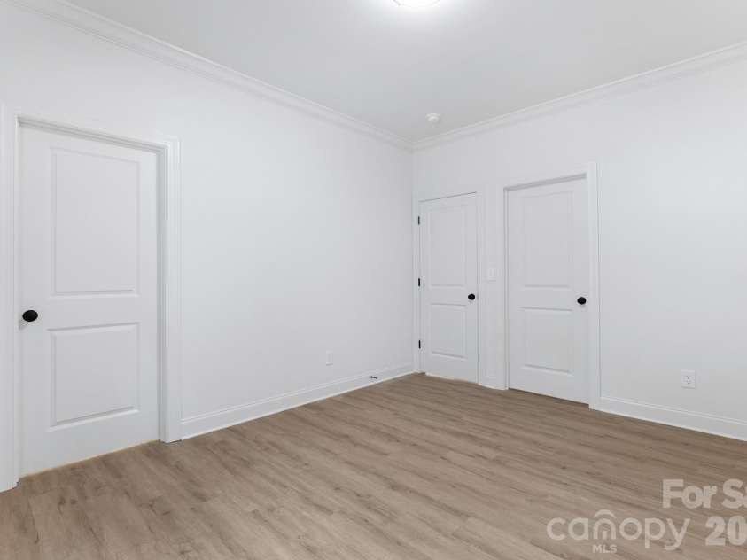5549 Manning Road, Charlotte, NC 28269.  MLS# CAR4368072, YatesRealty ID 13253. Representation