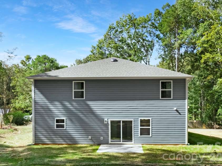 5549 Manning Road, Charlotte, NC 28269.  MLS# CAR4368072, YatesRealty ID 13253. Representation