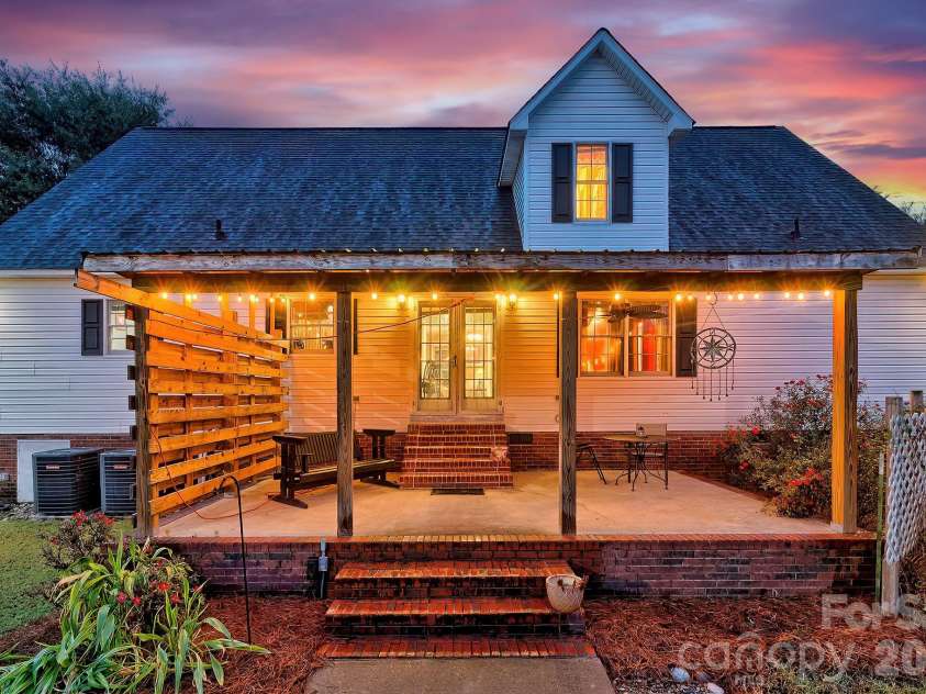 176 Griffin Road, Pageland, SC 29728.  MLS# CAR4307354, YatesRealty ID 13254. 