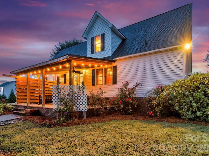 176 Griffin Road, Pageland, SC 29728.  MLS# CAR4307354, YatesRealty ID 13254. 